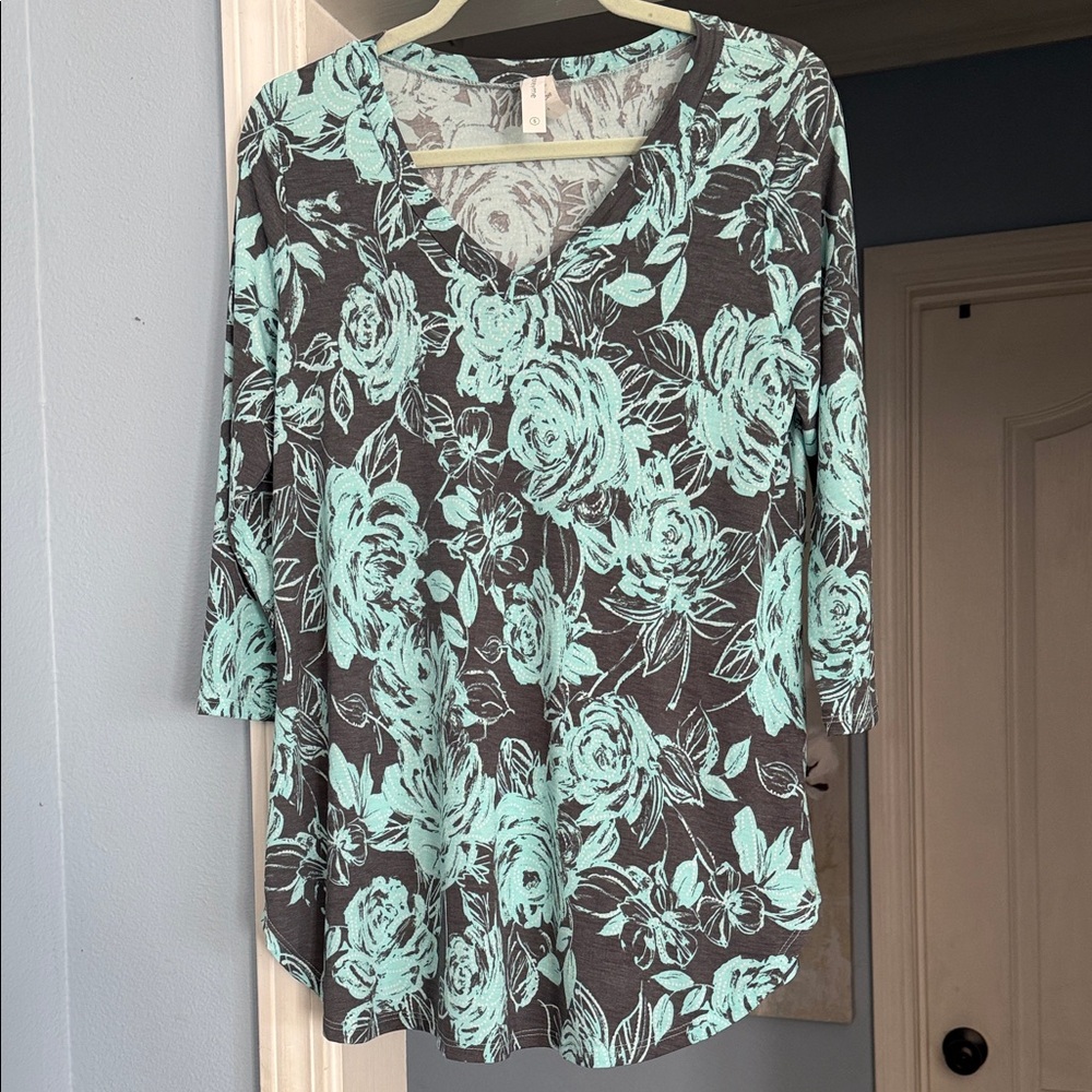 Honeyme Mint Floral Top